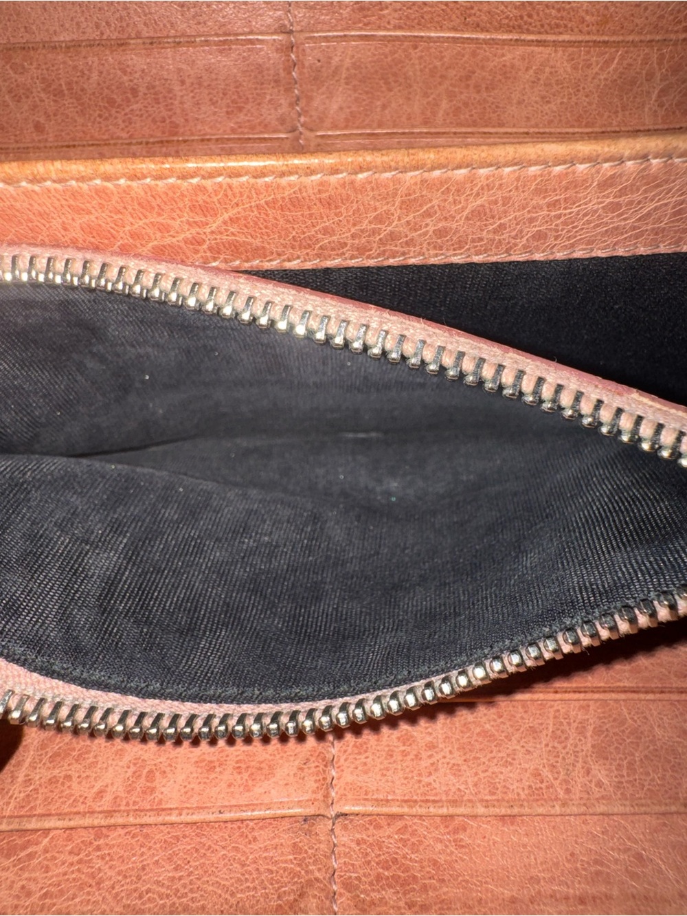 Balenciaga city Wallet ✅AUTHENTIC✅ EUC - Picture 5 of 7